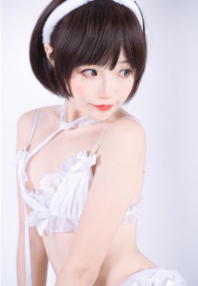主动打开腿惩罚调教虐乳的视频