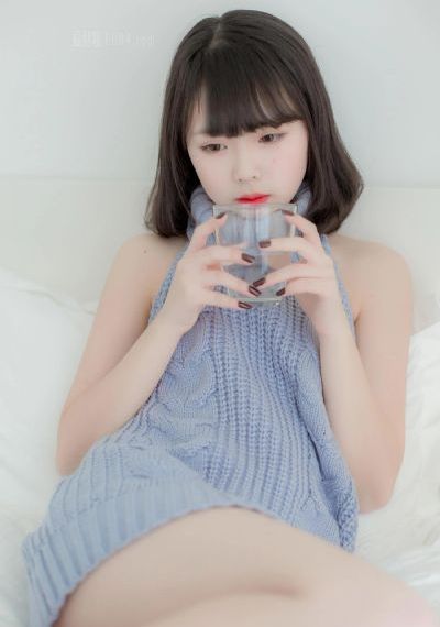 不扣纽扣的女孩