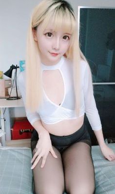 翁莹情乱办公室激情