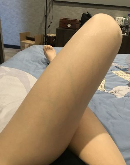 脱了她裙子摸进她的内裤亲吻网站