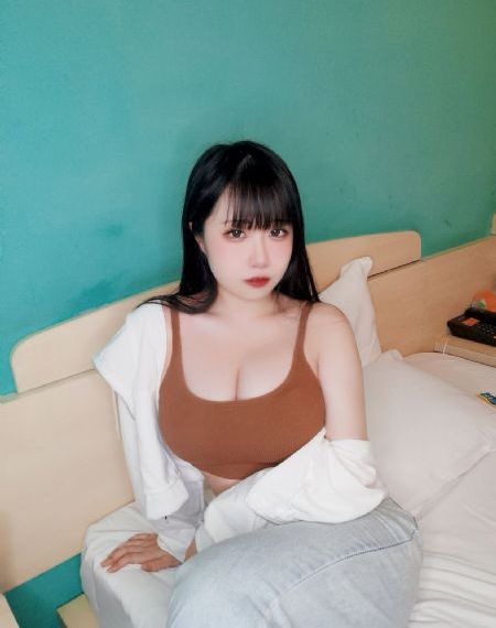 她美丽