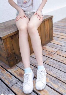 丰满白嫩极品少妇呻吟啪啪片